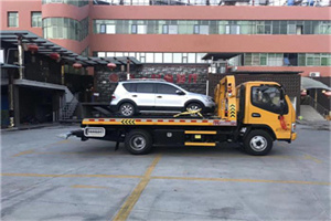 镇宁汽车紧急补胎换胎救援